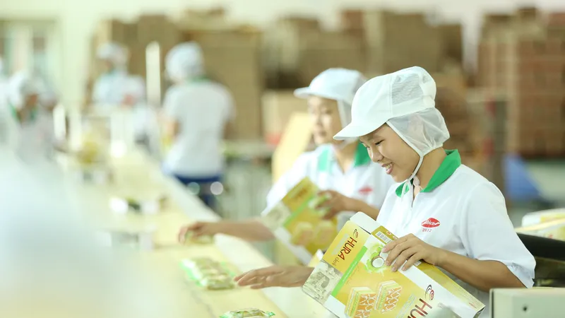 Khởi động thị trường bánh kẹo tết