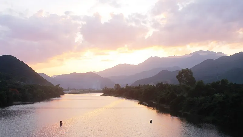 Với khúc sông nho nhỏ