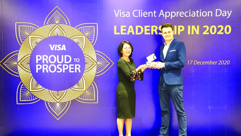 Home Credit nhận giải thưởng uy tín từ Visa