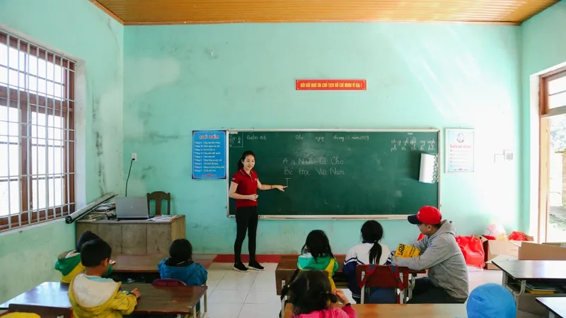 Lan tỏa xuân yêu thương đến học sinh nghèo