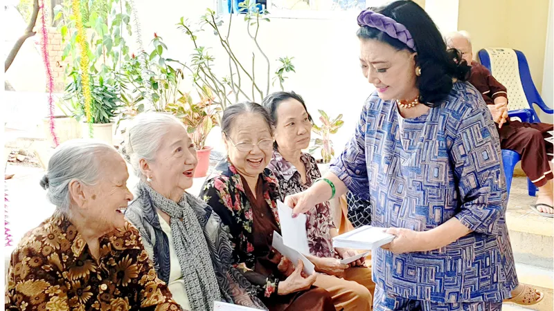 Làm nghệ thuật tử tế