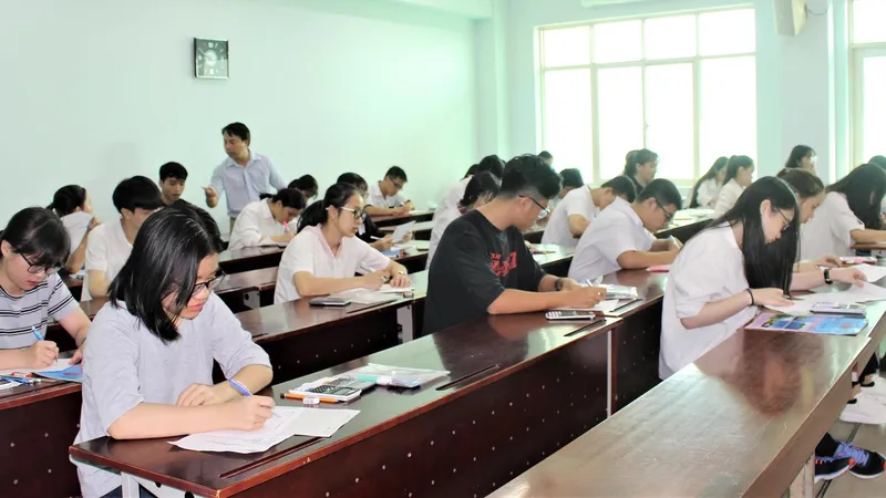 Không mở khoa báo chí ở trường tư thục