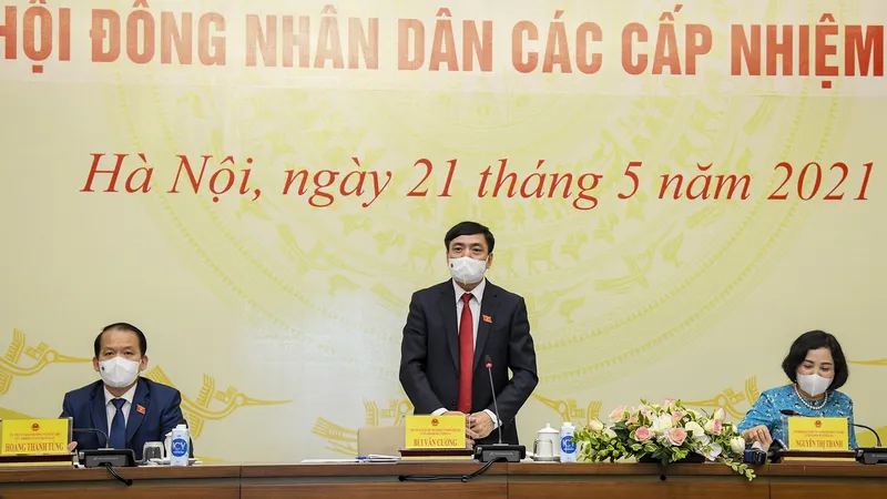 Tổng Thư ký Quốc hội Bùi Văn Cường, Chánh Văn phòng Hội đồng Bầu cử quốc gia phát biểu tại buổi họp báo. Ảnh: QUOCHOI.VN