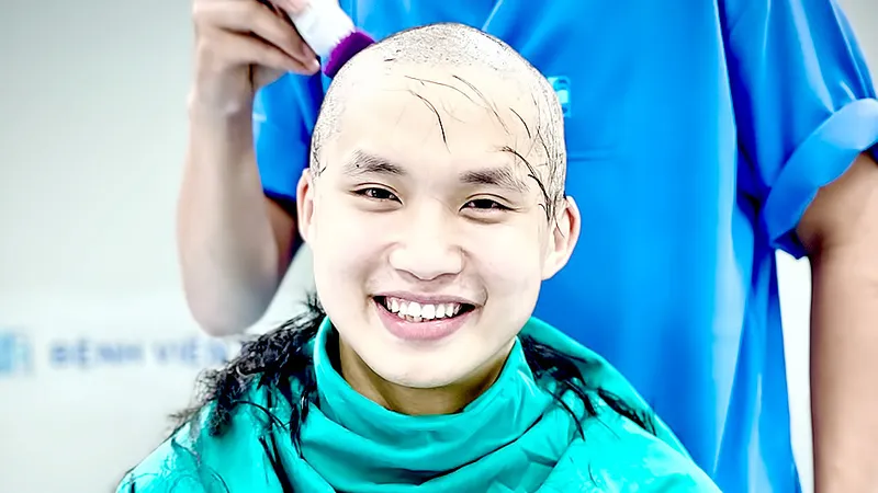 Nụ cười thanh xuân vào “tâm dịch” 