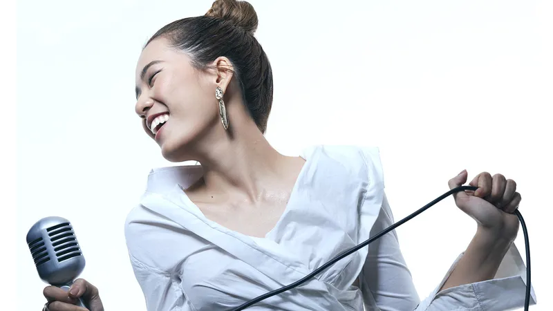  Có một giọng ca Trini đầy nội lực