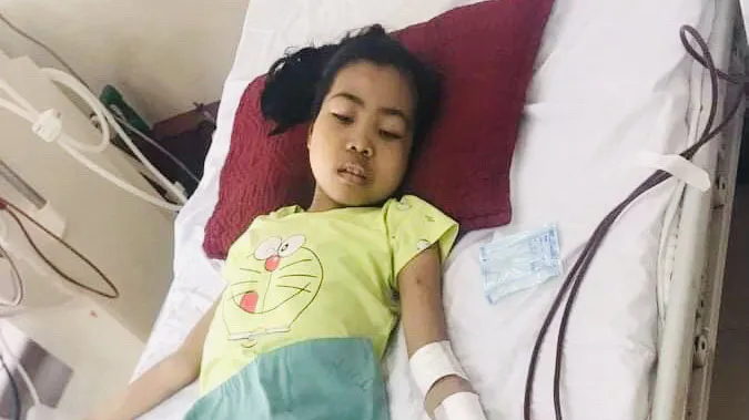 Gia đình có 2 con bệnh nặng