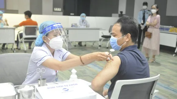 Tăng tốc tiêm chủng để tạo “vùng xanh”
