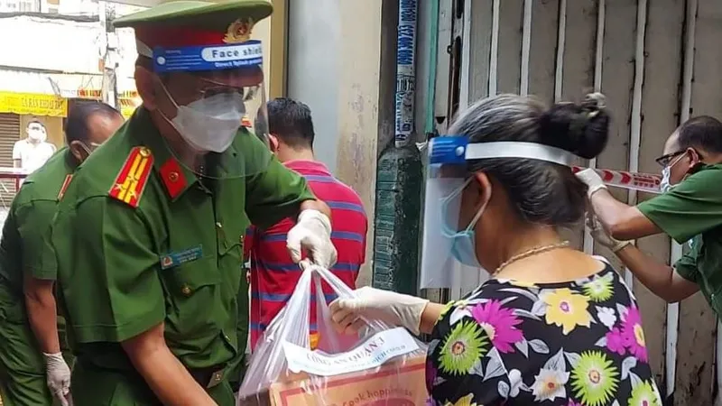 Công an quận 3 đẩy mạnh công tác xây dựng phong trào toàn dân bảo vệ an ninh Tổ quốc