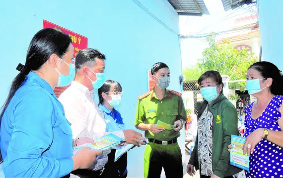 Lãnh đạo từ cán bộ cơ sở