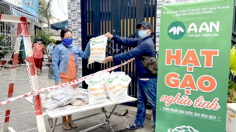 Báo SGGP phát hành trong mùa dịch: Kênh thông tin chính thống luôn đồng hành bạn đọc