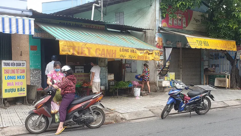 Quán ăn hay siêu thị mini?