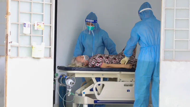 Sự sống từ những ngày “mưa bão”: Giữ từng nhịp thở