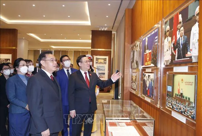 Chủ tịch Quốc hội Lào thăm chính thức Việt Nam: Cột mốc quan trọng trong mối quan hệ hữu nghị vĩ đại