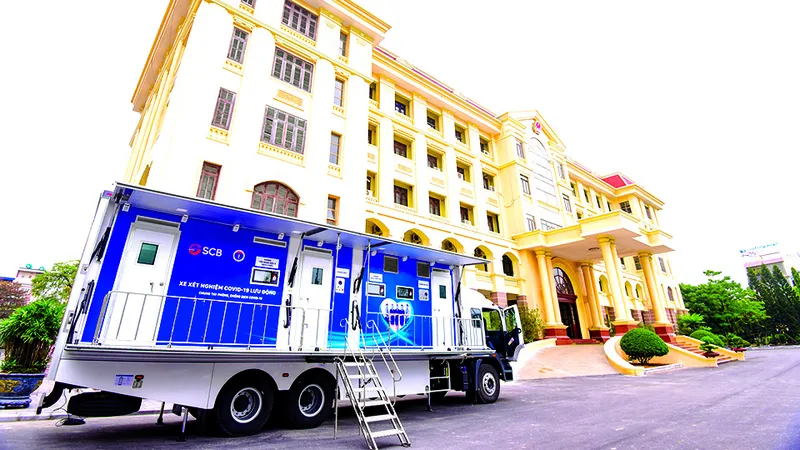 SCB trao tặng 3 xe xét nghiệm Covid-19 lưu động cho TP Hà Nội, Nam Định và Thừa Thiên - Huế