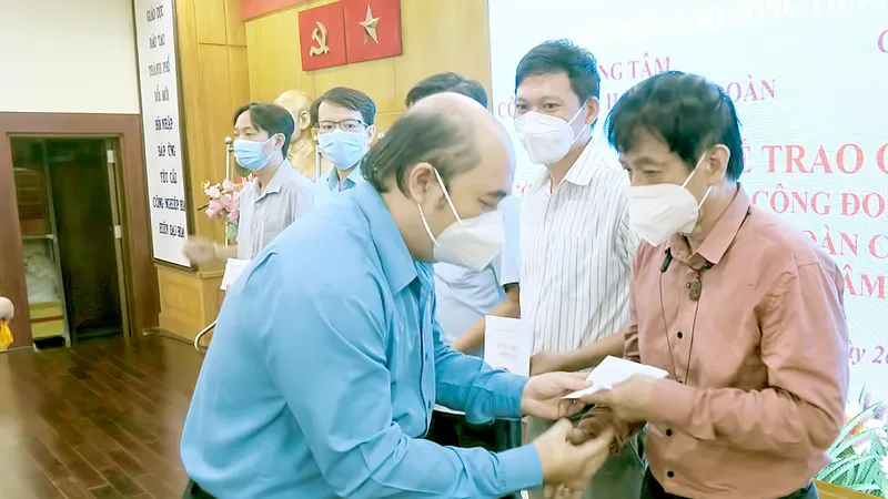 Ấm lòng nhà giáo khi xuân về