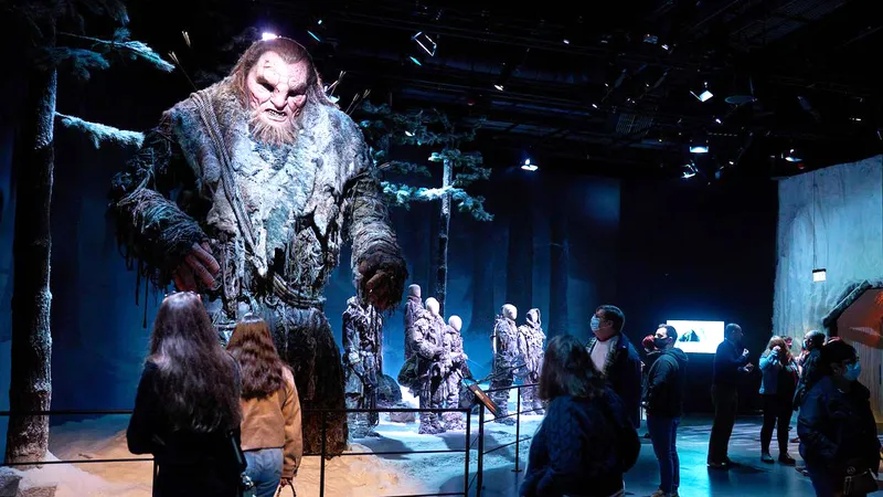 Khách tham quan phim trường "Game of Thrones"