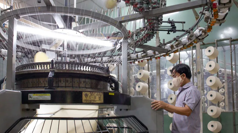Giảm thu để “tiếp sức” doanh nghiệp