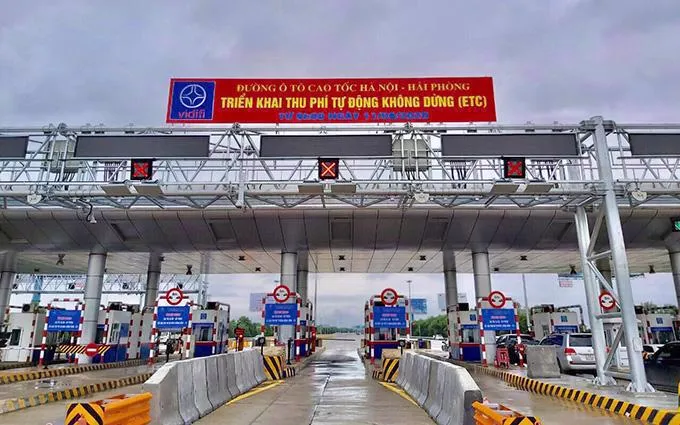 Đẩy nhanh triển khai thu phí điện tử không dừng tại các dự án đường cao tốc