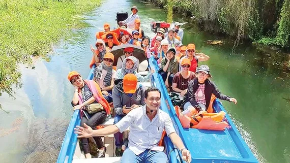 Khuyến mãi đậm mùa hè