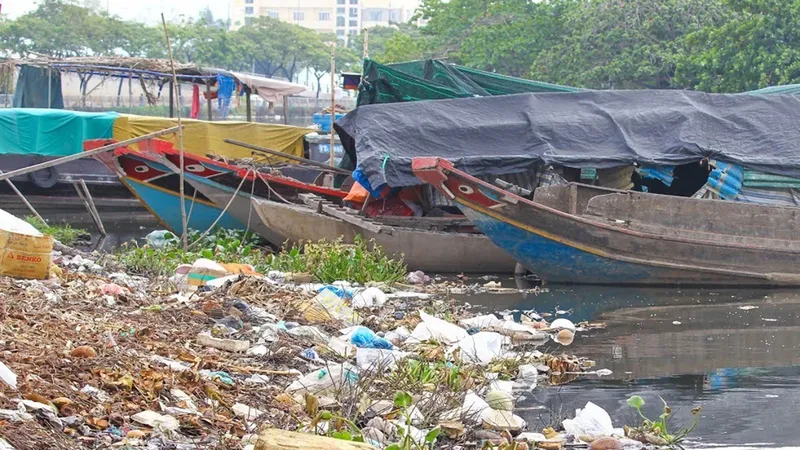 Thu gom, vận chuyển, xử lý rác thải còn bất cập