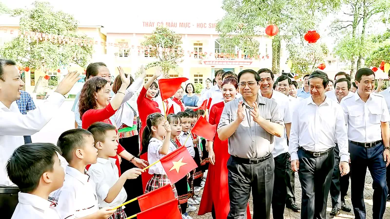 Thủ tướng Phạm Minh Chính: Không để học sinh thiếu sách giáo khoa
