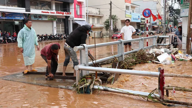  TSKH-KTS Ngô Viết Nam Sơn: Muốn hết ngập, phải trả lại không gian xanh cho Đà Lạt