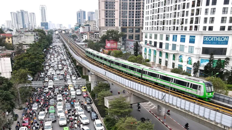 Đường sắt Cát Linh - Hà Đông chạy trên tuyến có mật độ giao thông lớn nhất thủ đô Hà Nội