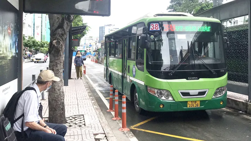Không chỉ chuyện xe buýt
