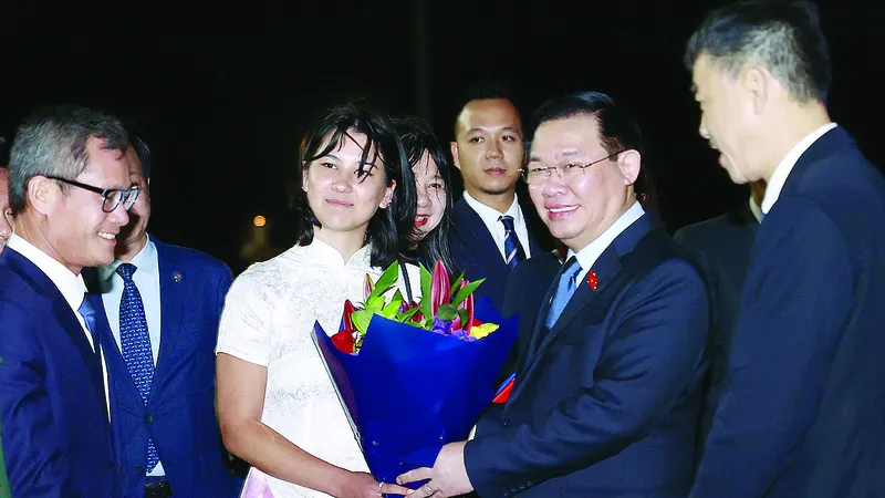 Lễ đón Chủ tịch Quốc hội Vương Đình Huệ tại sân bay quân sự Fairbairn, thủ đô Canberra. Ảnh: TTXVN