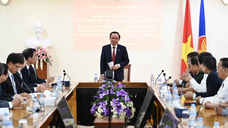 Bí thư Thành ủy TPHCM Nguyễn Văn Nên: Hỗ trợ, chăm lo cộng đồng người Việt Nam tại Campuchia bằng lương tâm, trách nhiệm