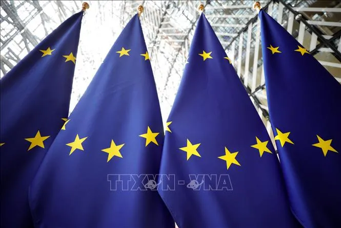 Cờ EU tại Brussels, Bỉ. Ảnh: AFP/TTXVN