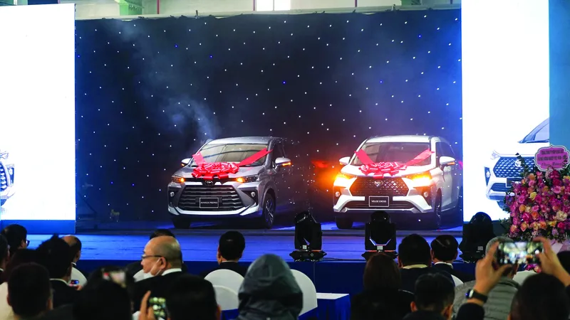 Toyota Việt Nam chính thức xuất xưởng mẫu xe Veloz Cross và Avanza Premio