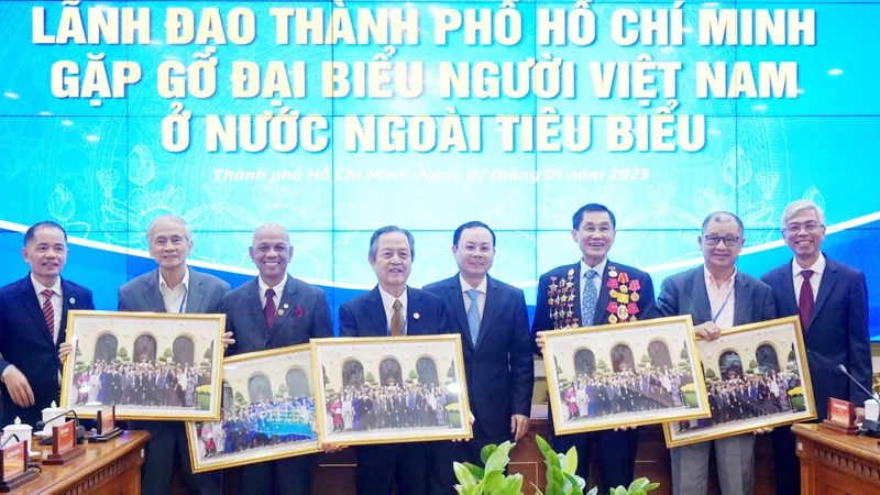 TPHCM trân trọng những đóng góp quý báu của cộng đồng kiều bào