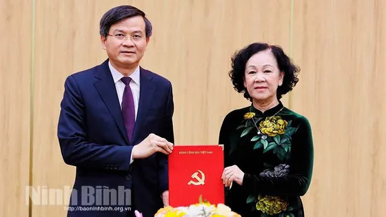 Tổng Biên tập Tạp chí Cộng sản giữ chức Bí thư Tỉnh ủy Ninh Bình