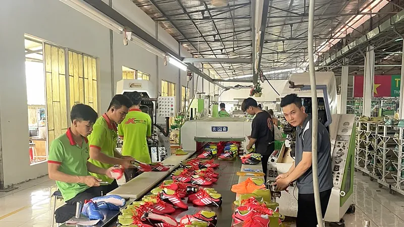 Đông Nam bộ: Nhiều doanh nghiệp thiếu đơn hàng, công nhân giãn việc