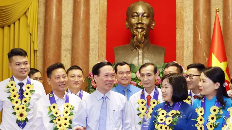 Vun trồng, bồi dưỡng, nhân rộng gương điển hình tiên tiến