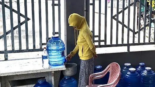 Vụ “Hàng ngàn người dân “khát” bên nhà máy nước”: Báo cáo phương án cấp nước cho người dân trước ngày 20-6