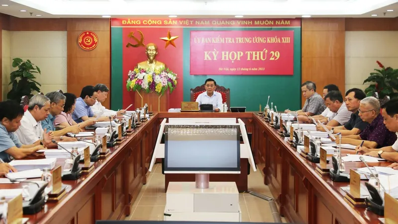 Xem xét kỷ luật nhiều cán bộ lãnh đạo, nguyên lãnh đạo tỉnh Thanh Hóa