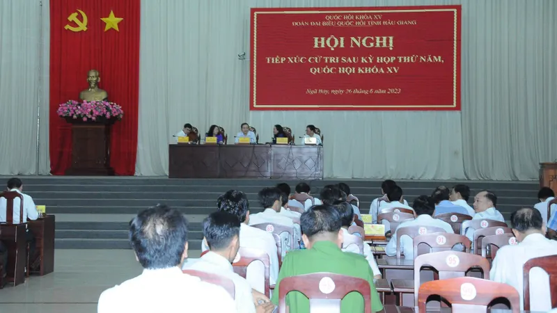 Đoàn ĐBQH tiếp xúc cử tri tại TP Ngã Bảy