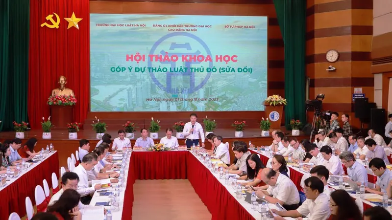 Hà Nội cần được phân quyền hơn nữa, lập thành phố trong thành phố