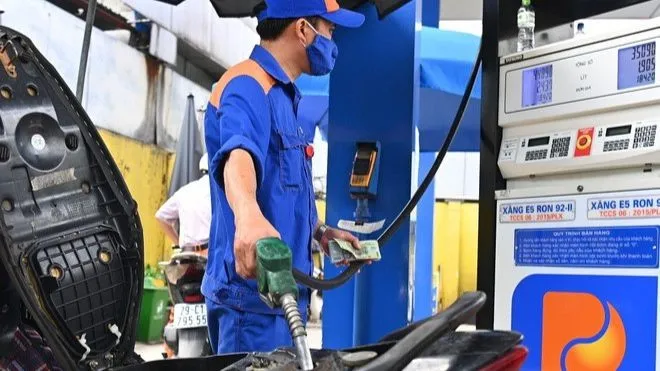 Không để thiếu hụt, đứt gãy nguồn cung xăng dầu
