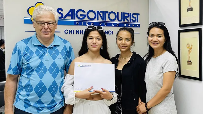 Những sứ giả tiếng Việt