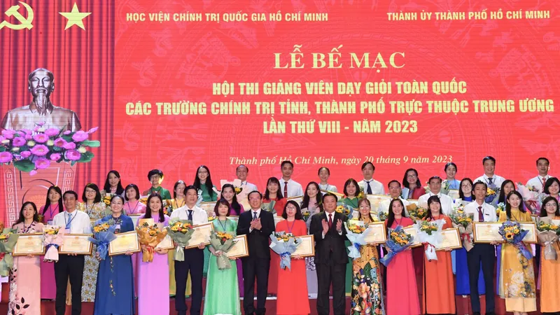 39 giảng viên đạt xuất sắc hội thi giảng viên dạy giỏi toàn quốc các trường chính trị