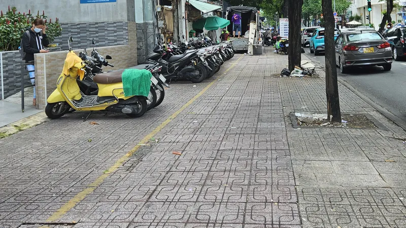 Thu phí sử dụng tạm vỉa hè, lòng đường: Công khai, minh bạch, hài hòa lợi ích