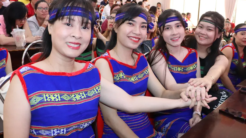 Thắt chặt tình đoàn kết qua liên hoan văn nghệ các dân tộc