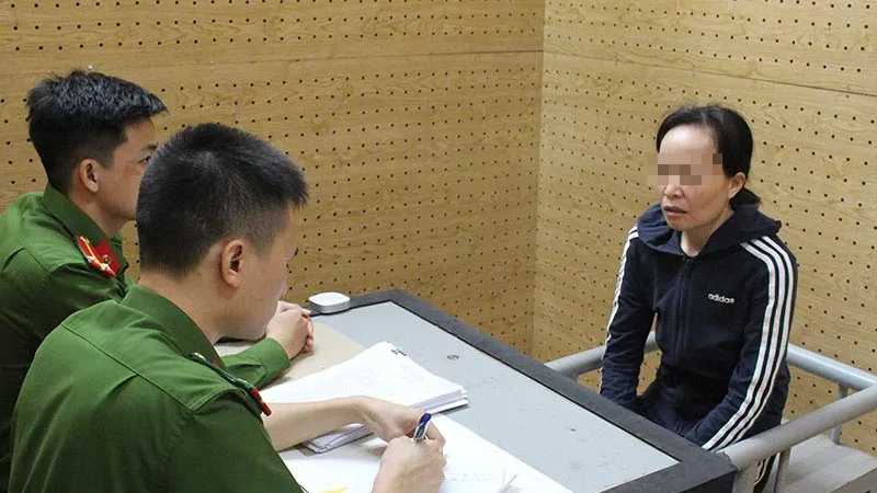 Khởi tố nhân viên nấu ăn trường học bỏ thuốc trừ sâu vào món ăn của học sinh