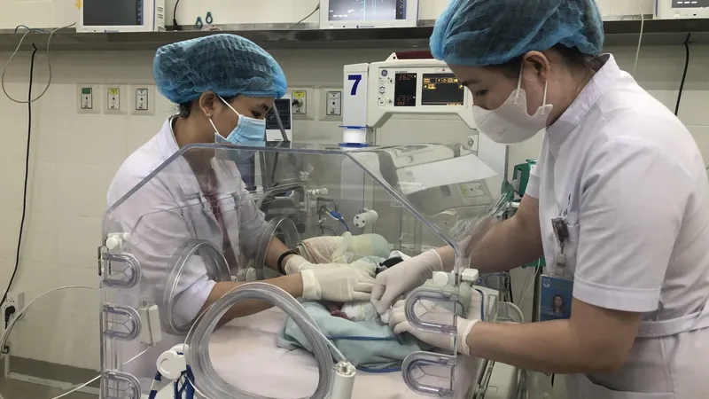 Nuôi sống thành công trẻ sơ sinh 24 tuần tuổi, nặng 600gram