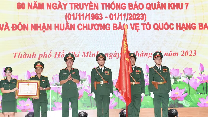 Báo Quân khu 7 vinh dự nhận Huân chương Bảo vệ Tổ quốc hạng Ba