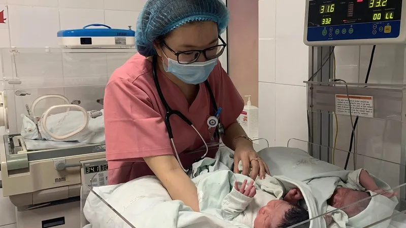 Đề nghị hỗ trợ tiền cho phụ nữ sinh con thứ 2 ở địa phương có mức sinh thấp 