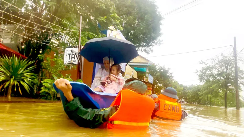 Miền Trung: Người dân lại chạy lũ